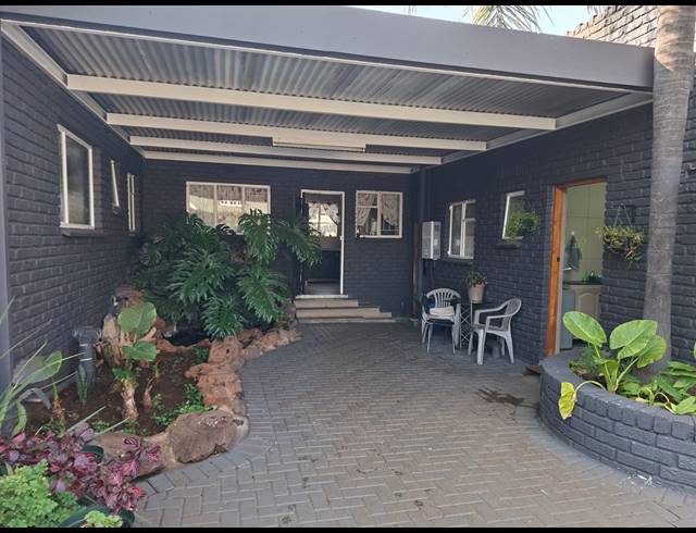 4 BEDROOM HOUSE FOR SALE IN VANDERBIJLPARK SE 2